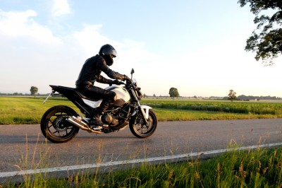 Gut belüftet: Moderne Lederkombis sind beim Klima heute genauso gut wie Textilkleidung. Foto: TÜV Süd.