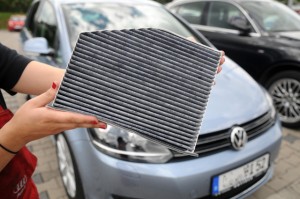 Sorgt nicht nur für saubere Luft im Auto: der Innenraumfilter. Foto: TÜV Süd.