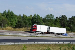 Keine Riesen-Lkw im Regelbetrieb. Gigaliner: Gesamtkonzept für Güterverkehr gefordert. Kombilösungen fördern, Konkurrenz Straße - Schiene beenden, Foto: obs/ACV Automobil-Club Verkehr/©iStockphoto.com_lagereek