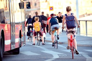 Rund 400 Fahrradfahrer verunglücken jährlich bei Verkehrsunfällen. ACV Automobil-Club Verkehr/Shutterstock Connel.