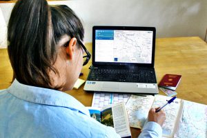 Auf gültige Dokumente achten: Reisepass, Grüne Versicherungskarte, Internationaler Führerschein, Infos gibt es bei Botschaften. Foto: TÜV Rheinland AG.
